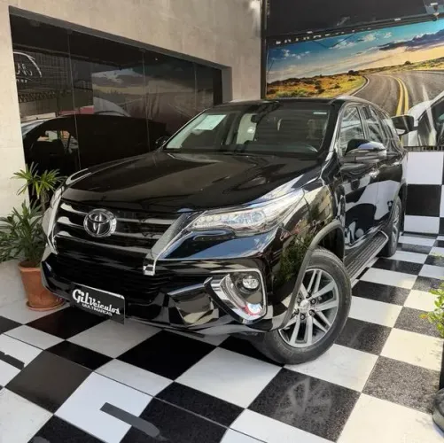 Toyota Hilux SW4 SRX 4X4 2.8 TDI 16V Dies. Aut. 2019