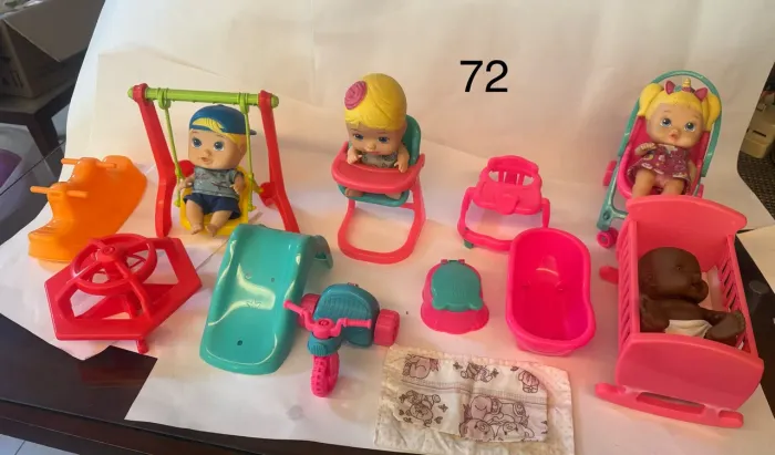 Lote Bonecas Little Dolls Divertoys - Casinha + Playground Parquinho