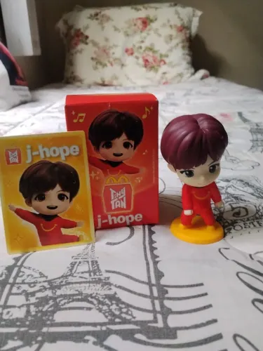 Boneco MC DONALD'S -BTS_ J-hope