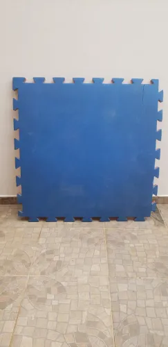Tapete em EVA para pet ou uso em geral 40mm dupla face azul e vermelho 1x1 m