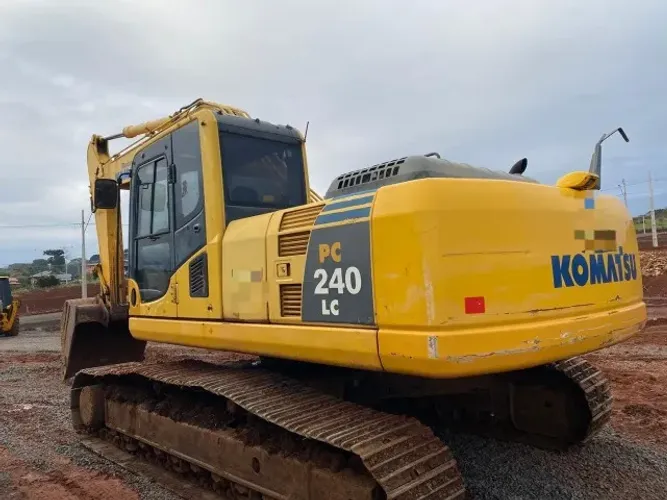 Escavadeira Hidráulica Komatsu 240 Ano 2011 14.000 Horas Reformada  