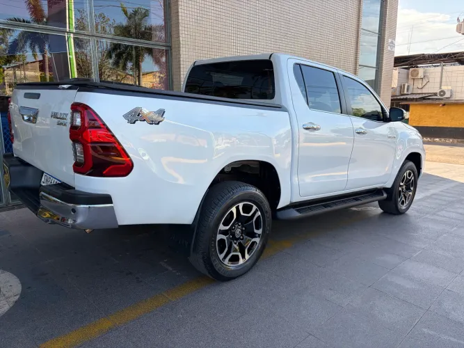 Toyota Hilux CD SRX 4X4 2.8 TDI 16V Diesel Aut. 2025