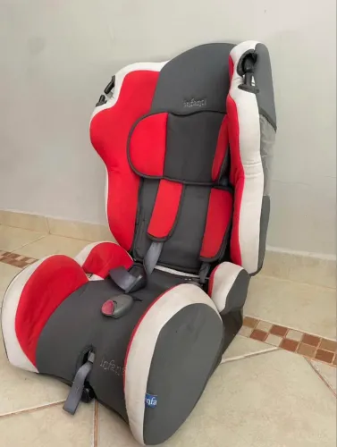Cadeirinha de criança para carro