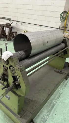 Calandra de chapas / tenho tbm : roletes para girar tanques e um pórtico ?