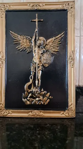 Quadro São Miguel Arcanjo em relevo