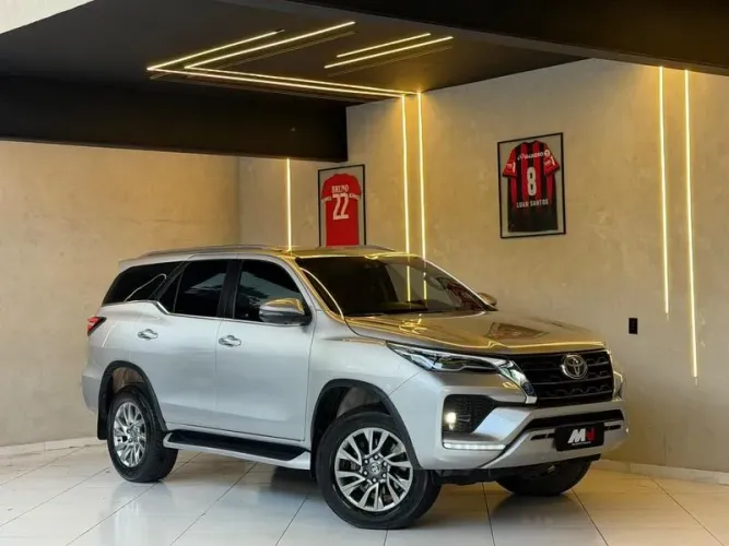 Toyota Hilux SW4 SRX 4X4 2.8 TDI 16V Dies. Aut. 2021