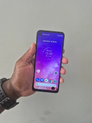 Celular Motorola vendo pra sair logo