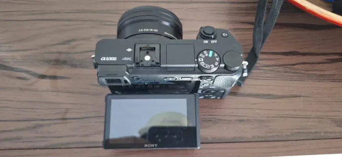 Câmera Sony A6300 + Lente do Kit