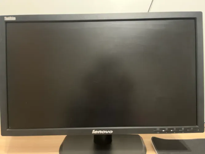 Monitor Lenovo 