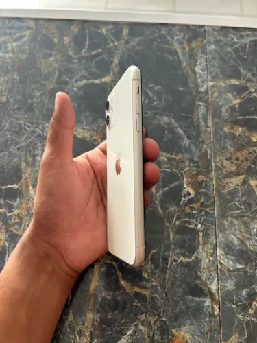 VENDO IPHONE 11