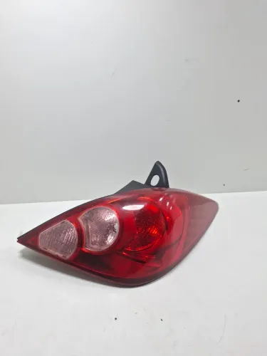 Lanterna Com Detalhe Lado Direito Nissan Tiida 2008