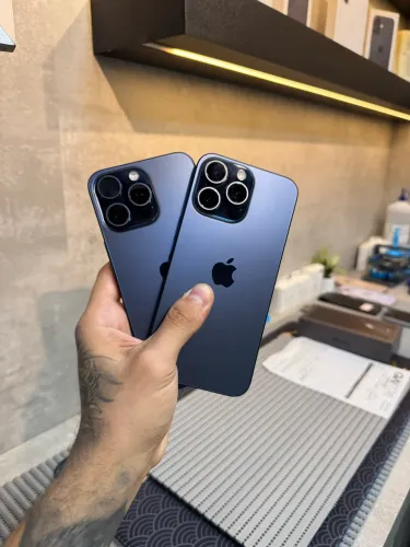 iPhone 15 pro Max 256 azul