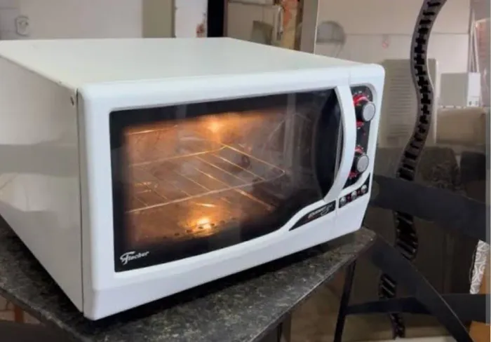 Forno elétrico Fischer 44 litros automático modelo gourmet com dourador 220 volts