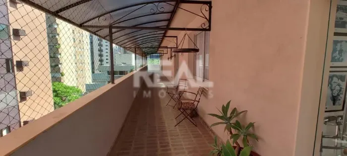 Cobertura de 5 quartos para alugar no bairro de Lourdes - BH.