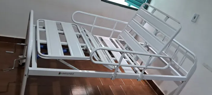 R$ 1.200,00 ,cama hospitalar seminova, 2 manivelas