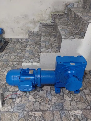 Redutor industrial robusto redução 1.80 c/motofreio Weg 6 cv levanta até 800kilos