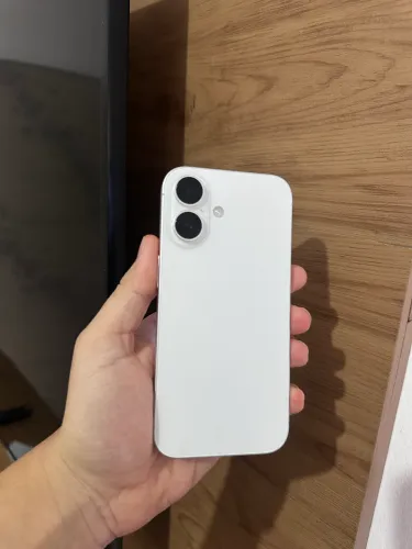 iPhone 16
