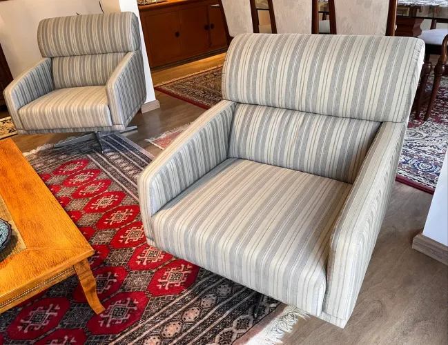 Par de poltronas elegantes!