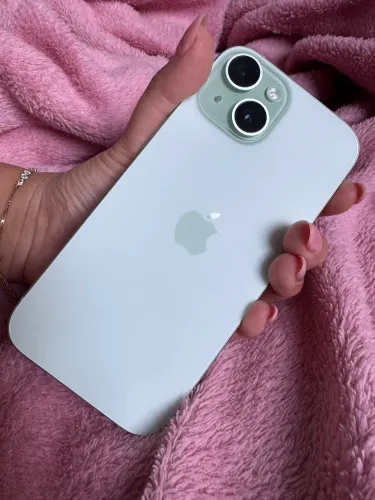 iPhone 15 128GB