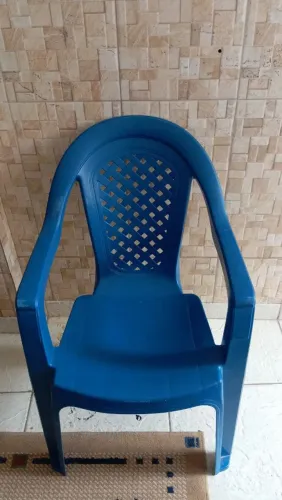 Cadeira plástica 