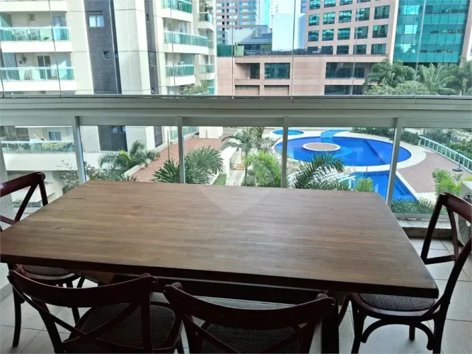 Apartamento com 2 quartos para locação em Cidade monções - SP