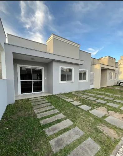Alugo casa de 3/4, sendo um suíte, condomínio alameda das flores - Sim