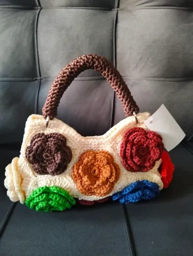 Bolsa em fio naltico 