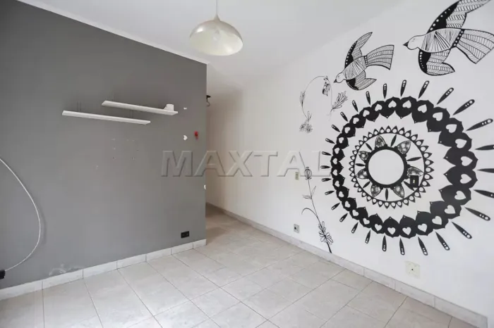 Sobrado para locação com 226m², 2 quartos sendo 1 Suíte, 4 banheiros e 2 vaga de garagem.