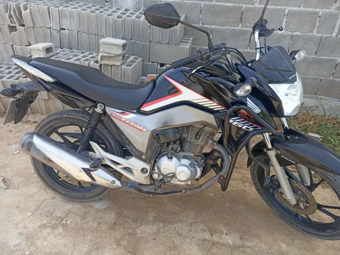 Titan 160 edição especial 40 anos