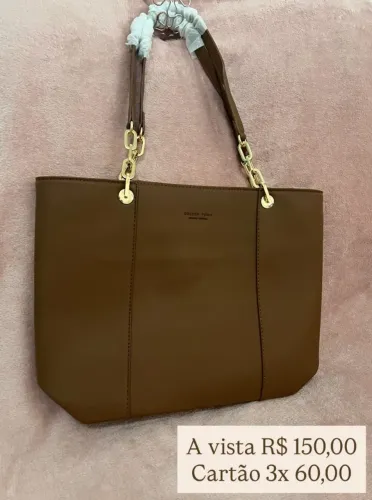 Bolsas elegantes para mulheres elegantes. Marcas: "Veryrio" e "Chalita".