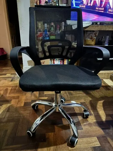 Mesa de Escritório Grande (1,50m) + Cadeira Giratória