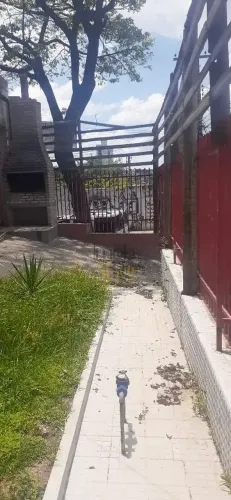 CASA Á VENDA - (BARREIRO)