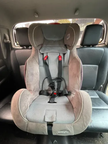 Cadeirinha de Carro Reclinável Suporta até 29kg