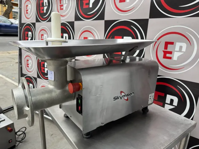 VENDO UM MOEDOR DE CARNE SKYMSEN BOCA 22 SEMI NOVO