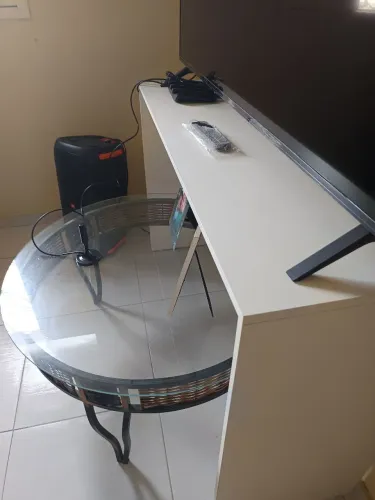 Escrivaninha com vidro 