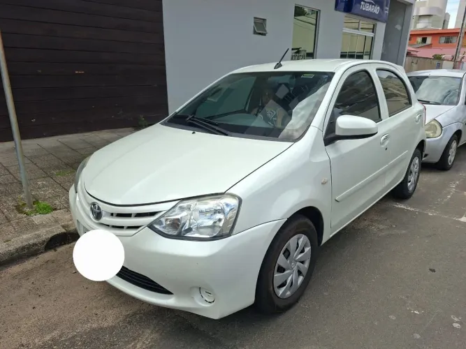 Toyota Etios X 1.3 Flex 16V 5P Mec. 2017