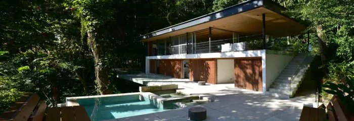 Casa moderna À VENDA no condomínio São Pedro em Guarujá