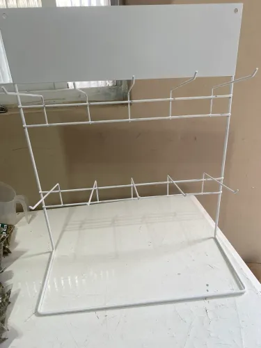 Expositor com 10 ganchos 