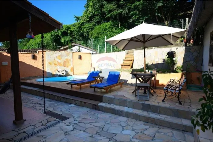 Joia em Ilhabela: Casa Térrea c/ Piscina no Saco da Capela