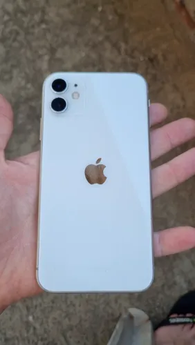 Vende-se IPhone 11 por 600,00