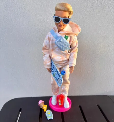 Boneco Barbie Dream Besties Ken