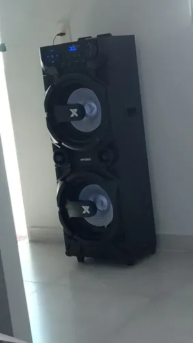 Vendo uma caixa de som lenoxx