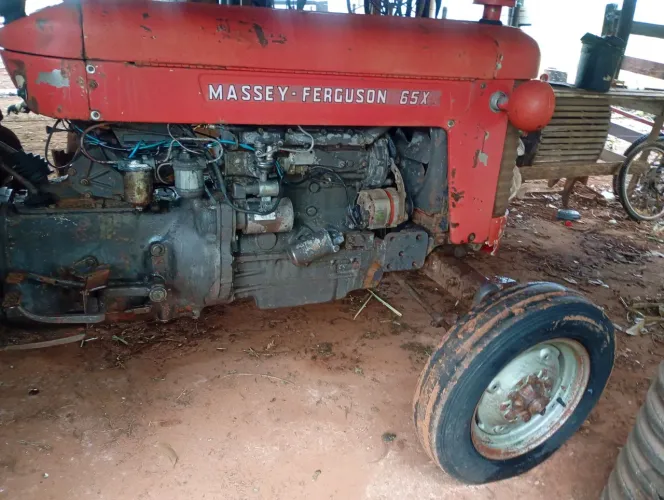 Vende se trator MF