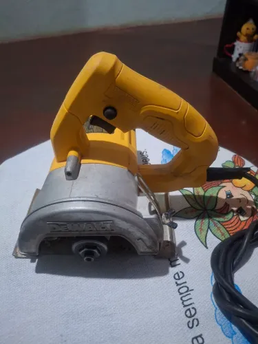 Serra mármore dewalt potência 1.400W voltagem 220v semi nova 