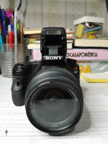 Camera Sony Alpha A37 + Lente 18-55mm