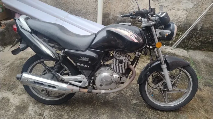 VENDO SUZUKI YES 125 VALOR 5000 VALOR NEGOCIÁVEL E TRANSFERÊNCIA NO ATO DA COMPRA