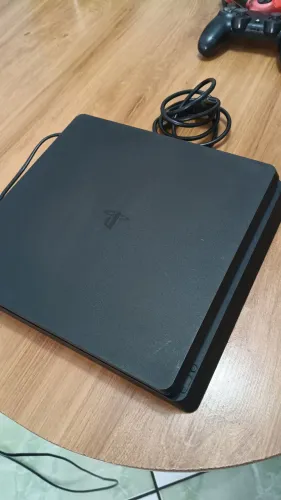 PS4 slim 