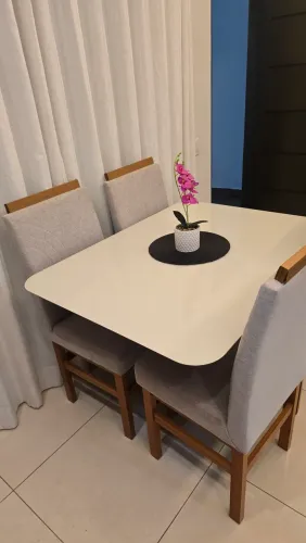 Mesa de jantar 4 cadeiras vidro laqueado