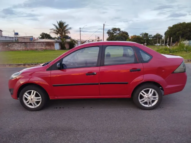 Ford Fiesta Sedan 1.0 8V Flex 4P 2013