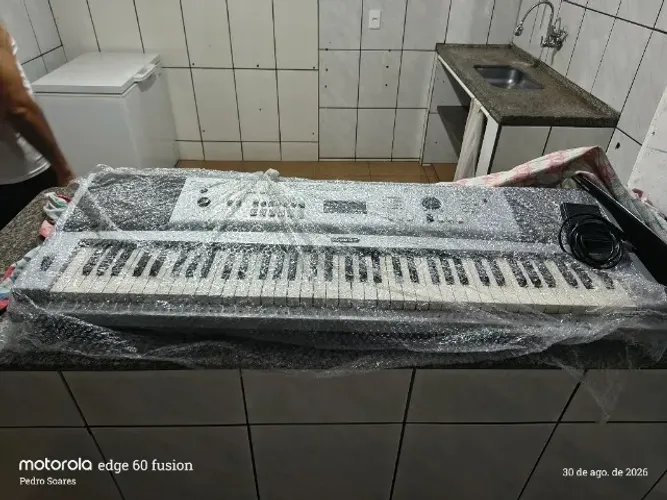 Teclado semi pesado yamaha DGX 230